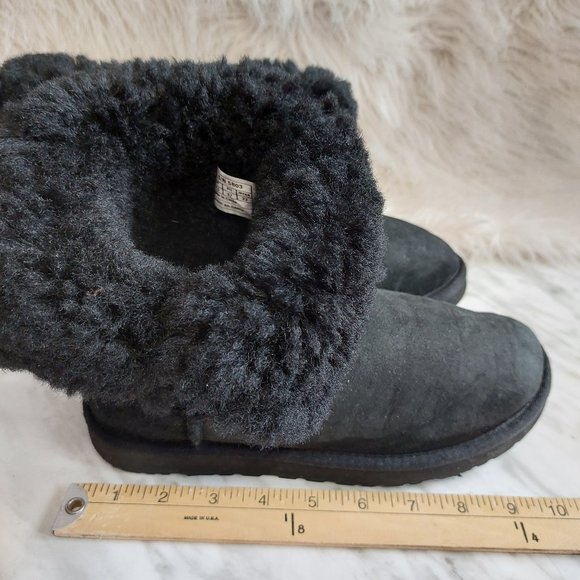 UGG Australia 5803 Bailey Button Women's Black Suede Boots Siz 6 - Picture 4 of 10